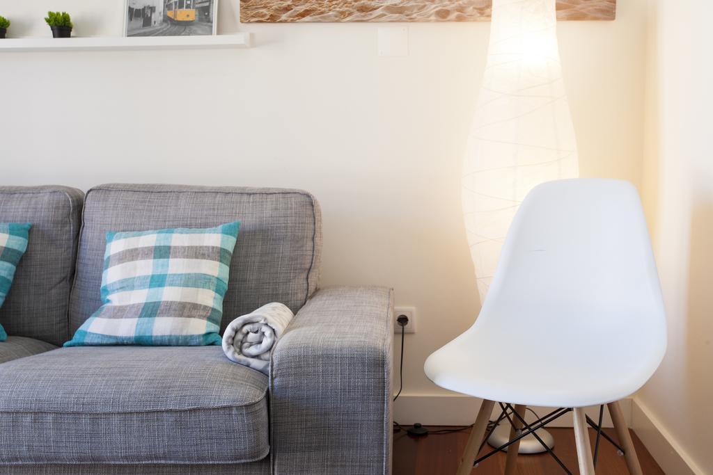 Joivy Joyful 2Br Apt With Terrace Nearby Sao Bento Palace Lisbona Camera foto
