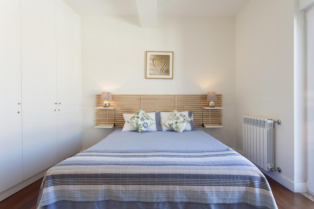 Joivy Joyful 2Br Apt With Terrace Nearby Sao Bento Palace Lisbona Camera foto