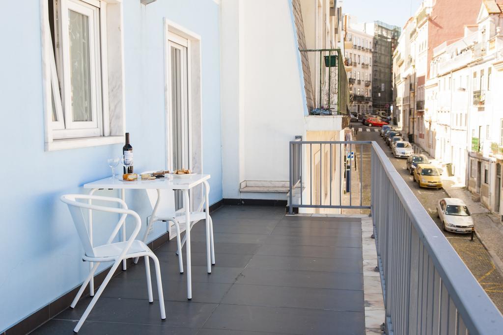 Joivy Joyful 2Br Apt With Terrace Nearby Sao Bento Palace Lisbona Camera foto