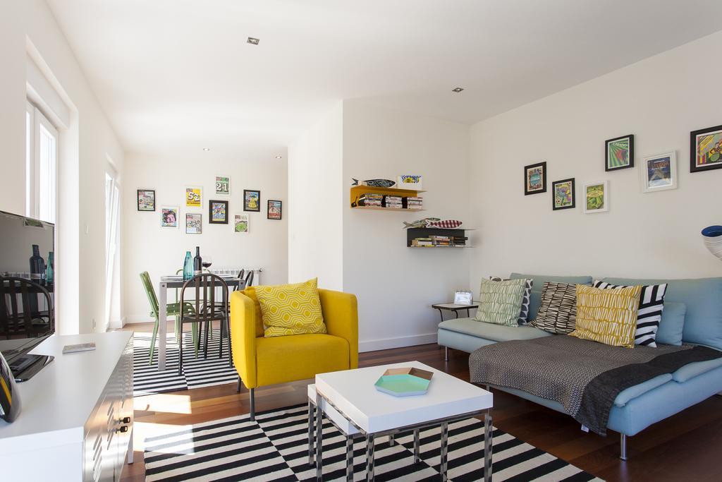 Joivy Joyful 2Br Apt With Terrace Nearby Sao Bento Palace Lisbona Esterno foto