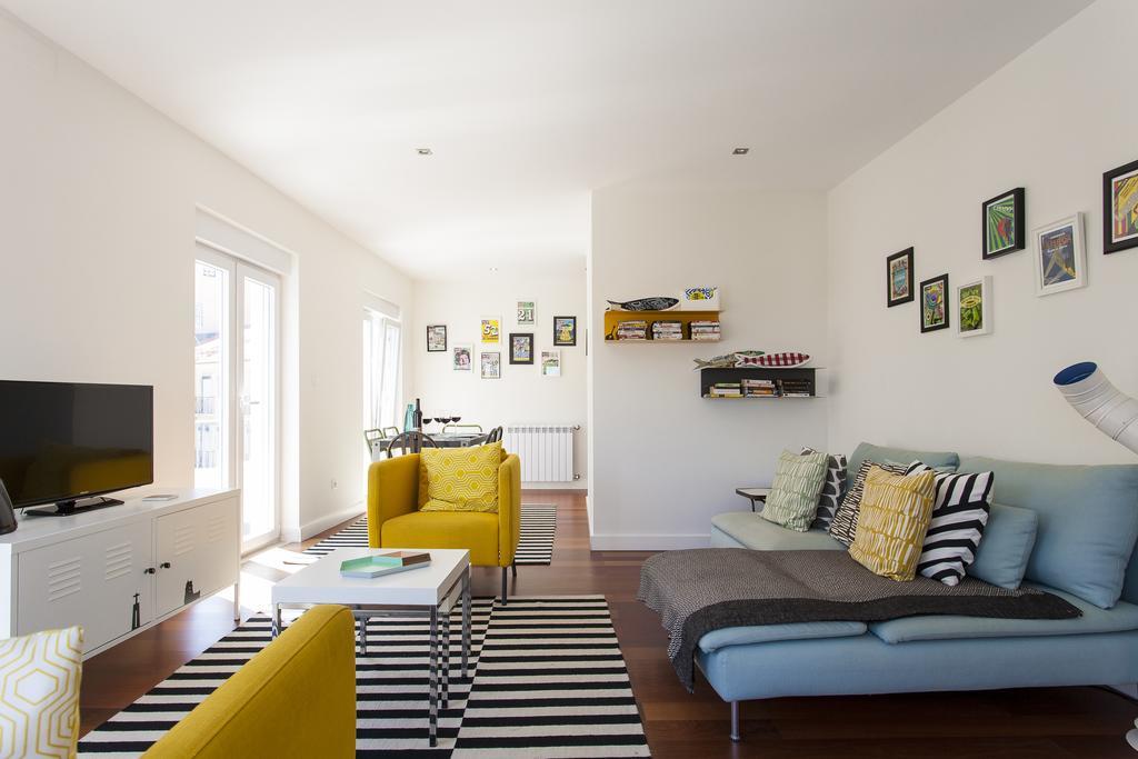 Joivy Joyful 2Br Apt With Terrace Nearby Sao Bento Palace Lisbona Esterno foto